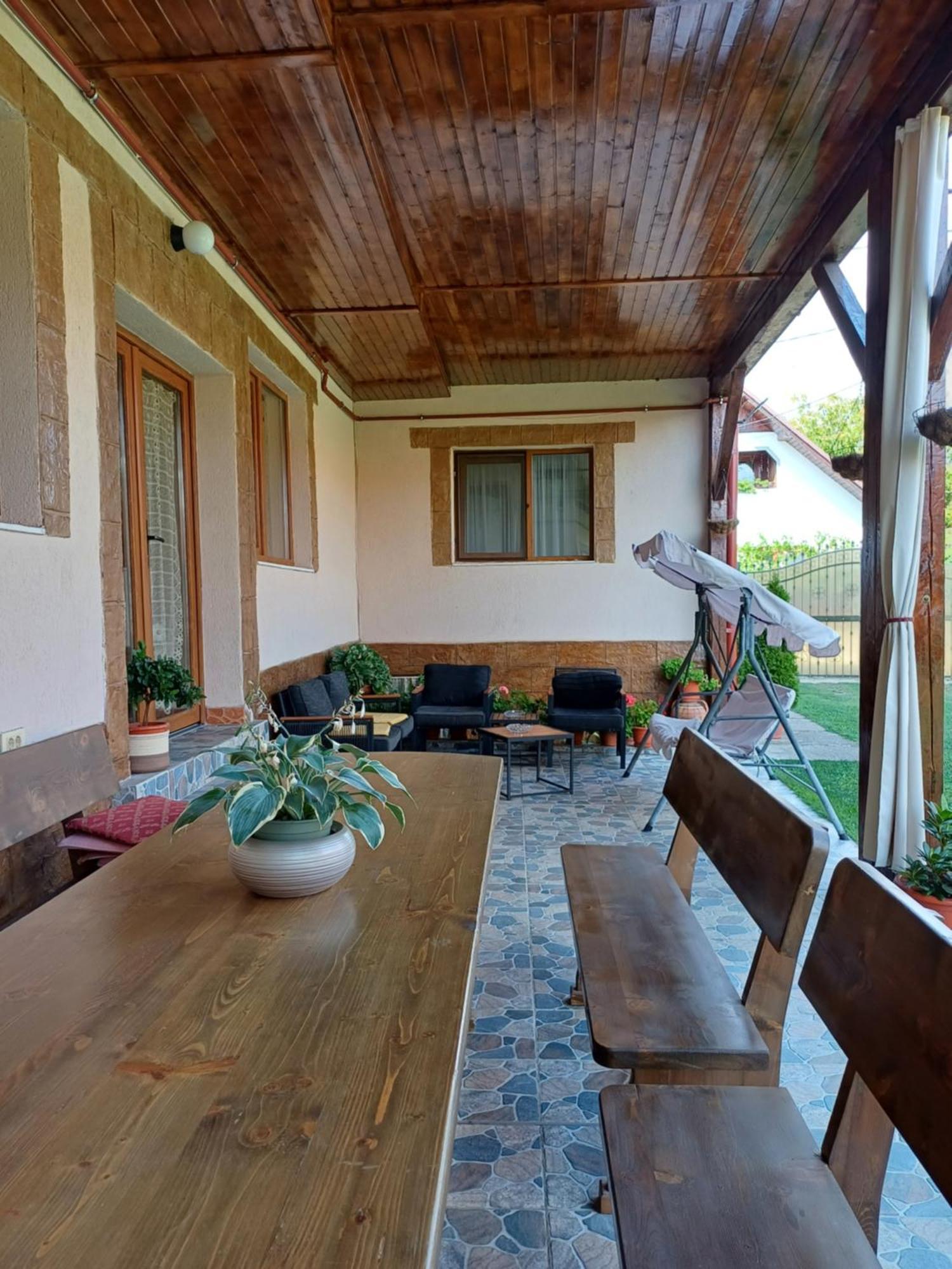 Casa Monica Guest House Dragus ภายนอก รูปภาพ